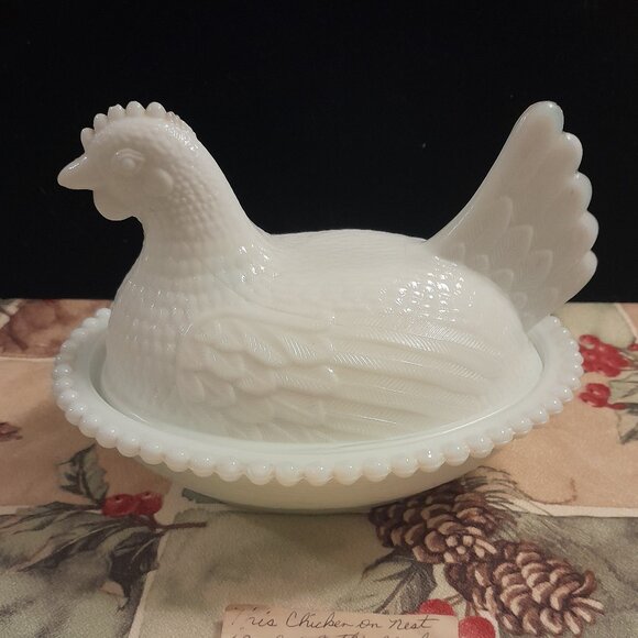 VERY RARE FIND! VTG Faint BLUE Milk Glass Hen on Nest - Picture 2 of 7